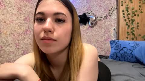 yunsylney online show from May 11, 5:10 pm