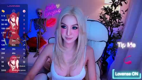 Snapshot of yurasiand0ll chatting on October 5, 1:37 am Sasa online show from October 5, 1:37 am