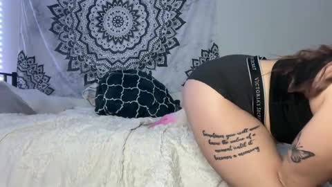 yurdreams_22 online show from January 21, 2:33 am