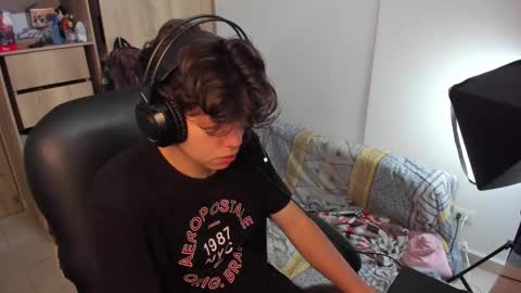 Snapshot of yurii_moody chatting on October 31, 3:13 pm yurii_moody online show from October 31, 3:13 pm