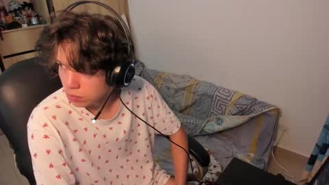 Snapshot of yurii_moody chatting on November 18, 8:35 pm yurii_moody online show from November 18, 8:35 pm