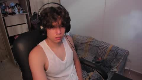 Snapshot of yurii_moody chatting on November 22, 7:46 pm yurii_moody online show from November 22, 7:46 pm