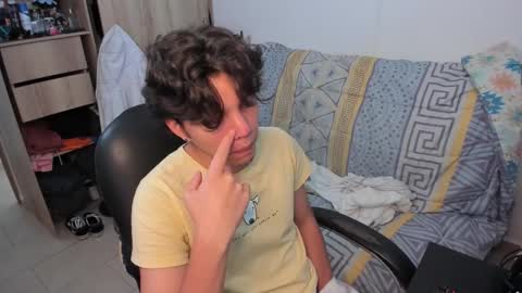 yurii_moody online show from February 17, 3:40 pm