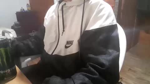 Yuumi online show from April 5, 6:32 am