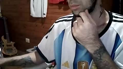 Yuumi online show from April 14, 1:00 am