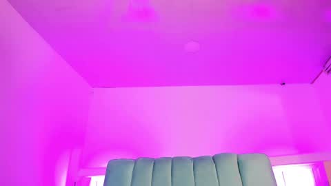 Yu  online show from April 16, 9:39 pm