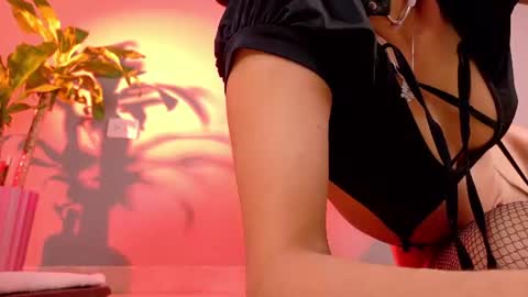 Snapshot of yuyi_cam chatting on July 17, 1:56 am Yuyi Cam online show from July 17, 1:56 am