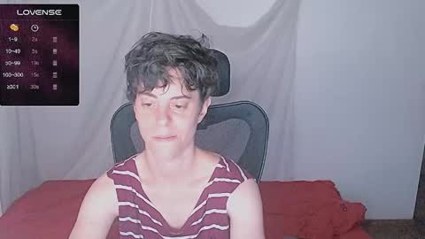 Yuyu online show from April 15, 8:20 pm