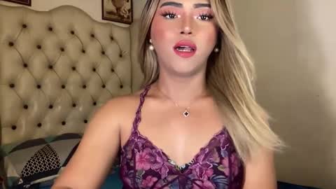 Snapshot of yvonne_guidotti chatting on January 7, 12:09 pm Miss Cali online show from January 7, 12:09 pm