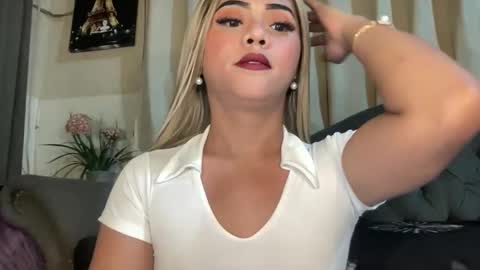 Miss Cali online show from February 15, 9:11 pm