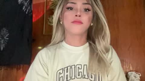 Miss Cali online show from March 8, 8:01 pm