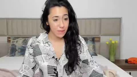 Snapshot of yvonnebabe chatting on December 5, 11:38 am yvonnebabe online show from December 5, 11:38 am