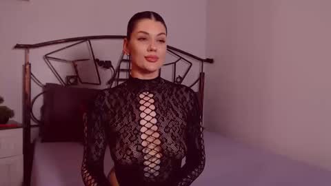 Snapshot of yvonneeverlee chatting on April 28, 8:47 pm I V Y online show from April 28, 8:47 pm