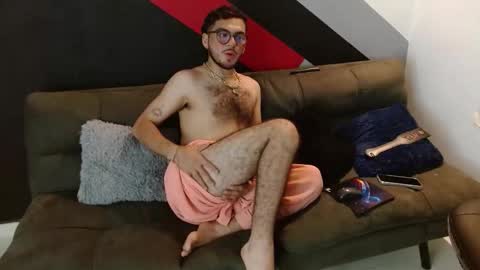 Snapshot of zac_golden chatting on November 15, 3:59 am Zack online show from November 15, 3:59 am