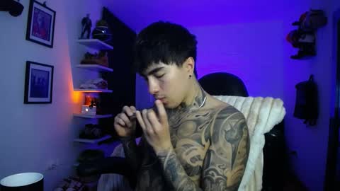 zac_muller1 online show from March 24, 8:41 am