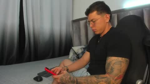 Snapshot of zacandmarcosmg_ chatting on May 28, 4:32 am zacandmarcosmg_ online show from May 28, 4:32 am