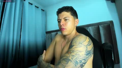 Snapshot of zacandmarcosmg_ chatting on June 5, 5:25 am zacandmarcosmg_ online show from June 5, 5:25 am
