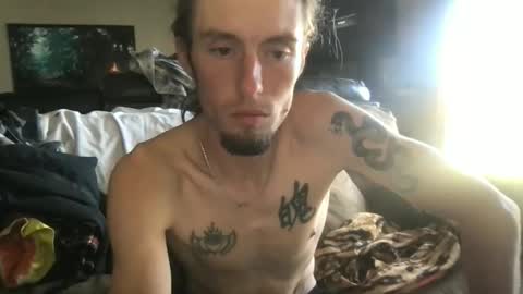 Snapshot of zachmacc chatting on December 1, 8:58 pm Zachandrose online show from December 1, 8:58 pm