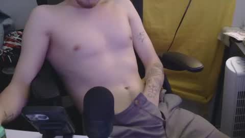 zachmcw25 online show from June 27, 4:28 am