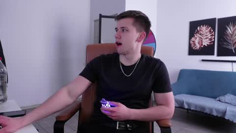 ZACK GILLIAN online show from May 28, 5:32 pm
