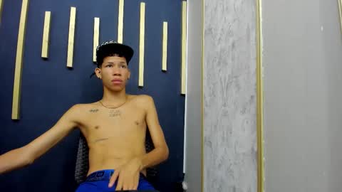 Snapshot of zack_horny19 chatting on September 23, 12:19 pm Zack online show from September 23, 12:19 pm