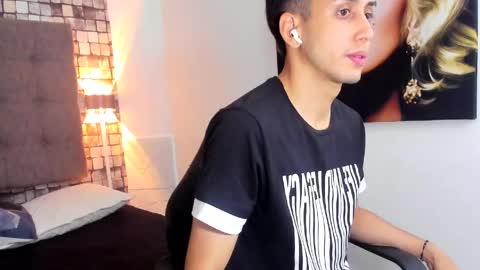 zack_isback online show from April 14, 8:59 pm