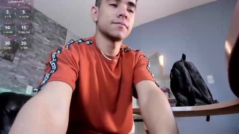 zack_joness10 online show from December 17, 3:34 am