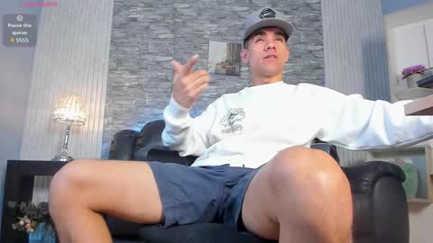 zack_joness10 online show from February 15, 3:36 am