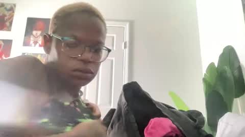 Zack Pipher online show from April 21, 5:36 am