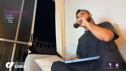 zack_sullivan22 online show from February 22, 1:18 am