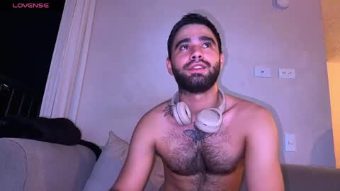 zack_sullivan22 online show from May 15, 10:50 pm