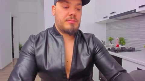 Snapshot of zackconnorsx chatting on February 15, 2:26 am Zack online show from February 15, 2:26 am