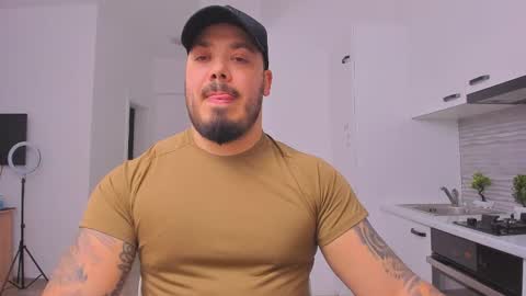 Snapshot of zackconnorsx chatting on February 23, 10:31 pm Zack online show from February 23, 10:31 pm