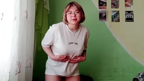 Mia online show from April 15, 10:55 am