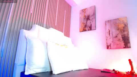 Zafiro online show from March 17, 5:00 am