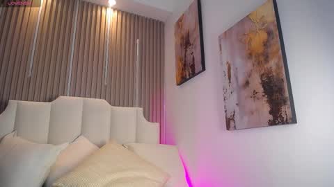 Zafiro online show from March 20, 5:12 am