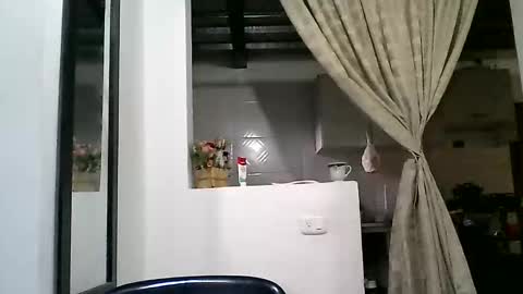 Zafiro online show from April 8, 4:07 pm