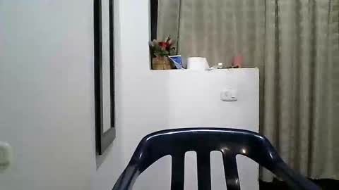 Snapshot of zafiro_rubi chatting on April 25, 8:50 pm Zafiro online show from April 25, 8:50 pm