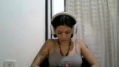 Snapshot of zafiro_rubi chatting on April 27, 3:43 pm Zafiro online show from April 27, 3:43 pm