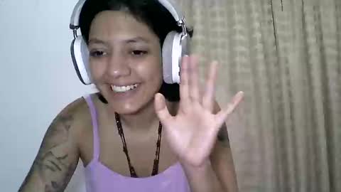 Snapshot of zafiro_rubi chatting on May 2, 11:26 am Zafiro online show from May 2, 11:26 am