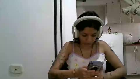Snapshot of zafiro_rubi chatting on May 25, 5:19 pm Zafiro online show from May 25, 5:19 pm