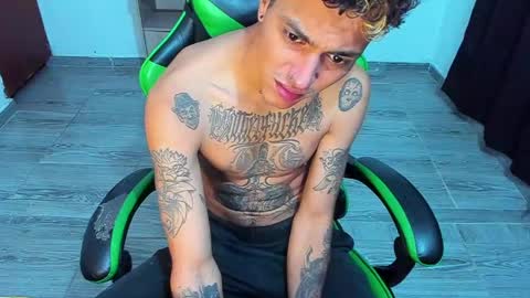 BiG Zafiro online show from April 3, 12:14 pm