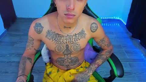Snapshot of zafirocum chatting on May 15, 12:56 pm BiG Zafiro online show from May 15, 12:56 pm