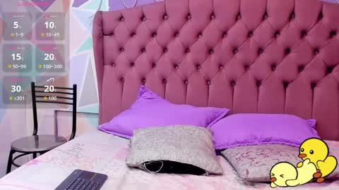 Snapshot of zaharaskylar chatting on September 10, 11:43 am Zahara online show from September 10, 11:43 am