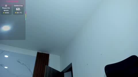 Snapshot of zahra_rose chatting on April 20, 11:46 am zahra_rose online show from April 20, 11:46 am