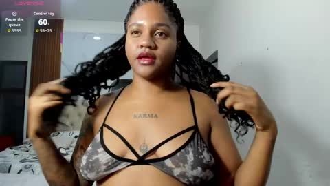 Snapshot of zahra_rose chatting on April 25, 11:02 am zahra_rose online show from April 25, 11:02 am