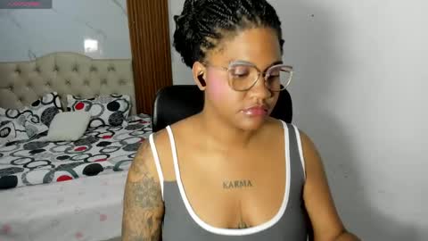 Snapshot of zahra_rose chatting on May 5, 8:50 pm zahra_rose online show from May 5, 8:50 pm