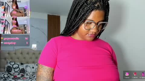 Snapshot of zahra_rose chatting on May 19, 1:56 am zahra_rose online show from May 19, 1:56 am