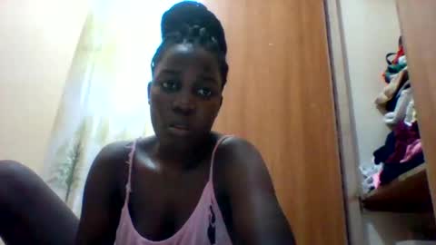 Snapshot of zainxxxx chatting on February 10, 9:47 am zainxxxx online show from February 10, 9:47 am