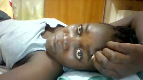 Snapshot of zainxxxx chatting on February 25, 6:09 pm zainxxxx online show from February 25, 6:09 pm